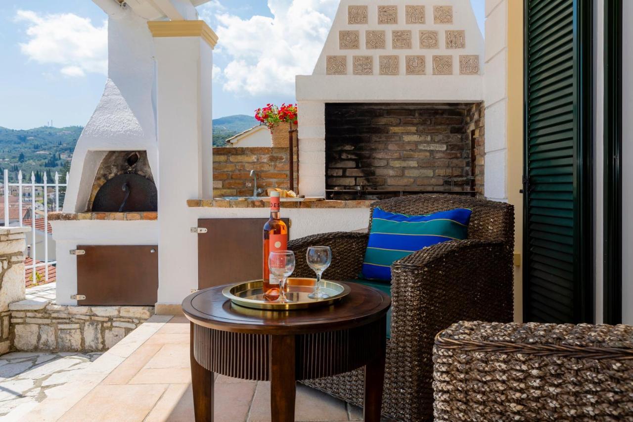 Solaris Methea- Luxury Central Villa By The Castle Kassiopi Exterior photo