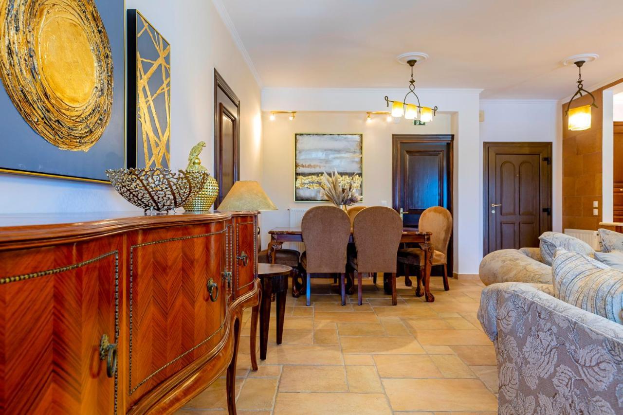 Solaris Methea- Luxury Central Villa By The Castle Kassiopi Exterior photo